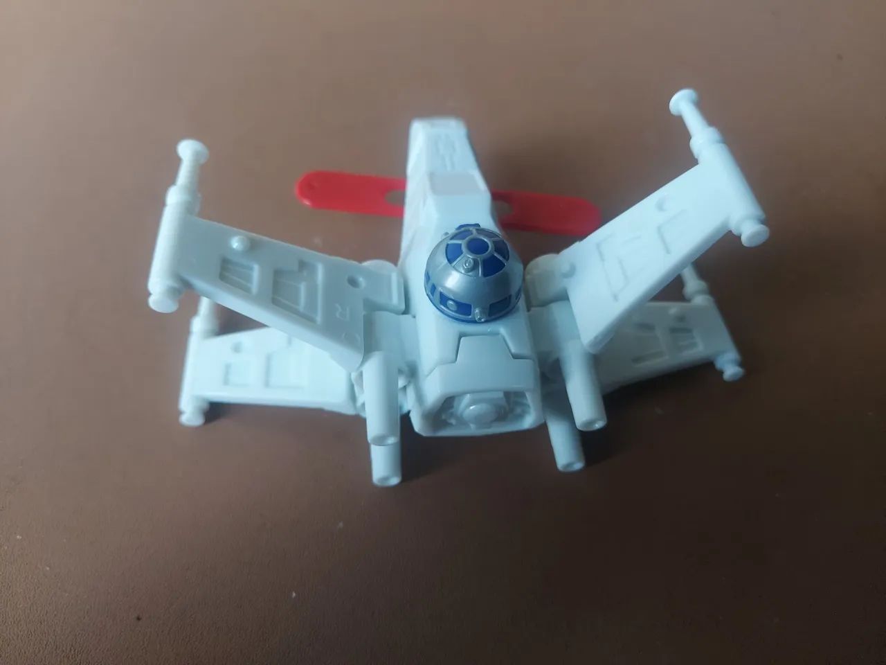 Miniatura X-Wing Star Wars - Coleção Kinder Ovo Maxi