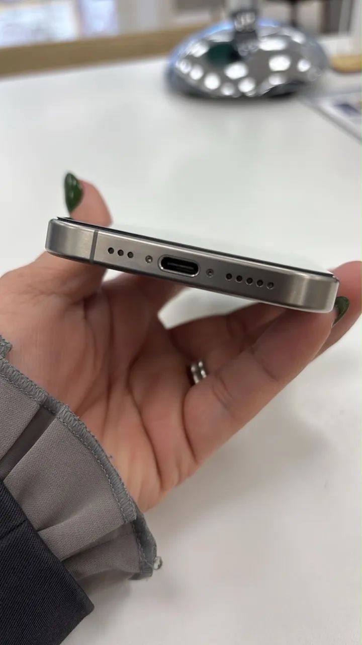 Vendo ou troco IPhone 15 pro - Foto 2