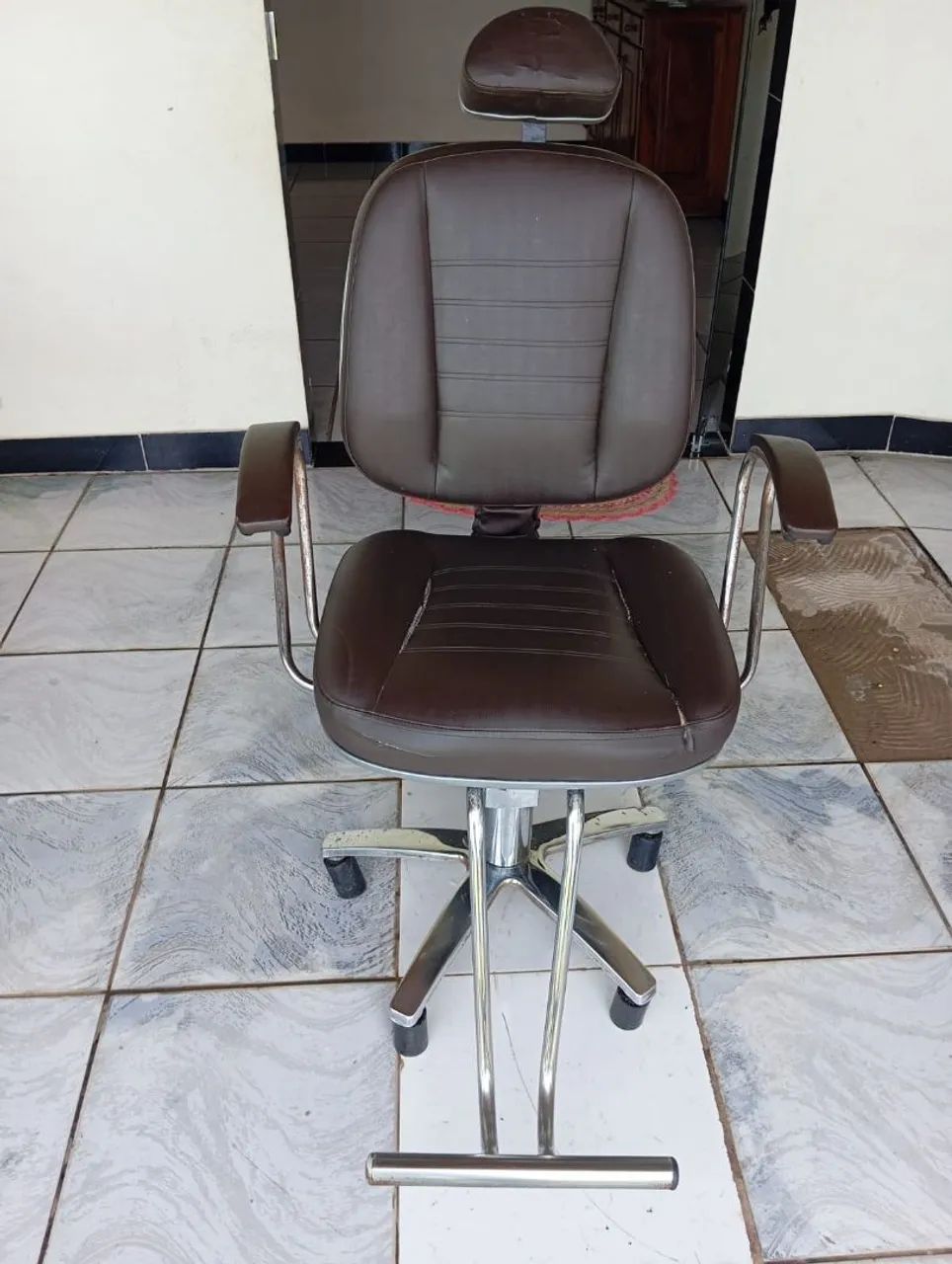 Cadeira de Barbeiro  R$ 600 - Foto 3