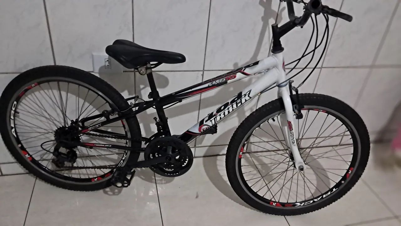 Bicicleta aro 20 semi-nova pouco uso original * - Foto 2