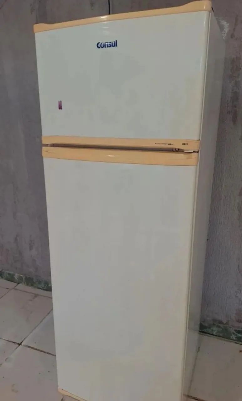 Vendo geladeira em ótimo estado  - Foto 2