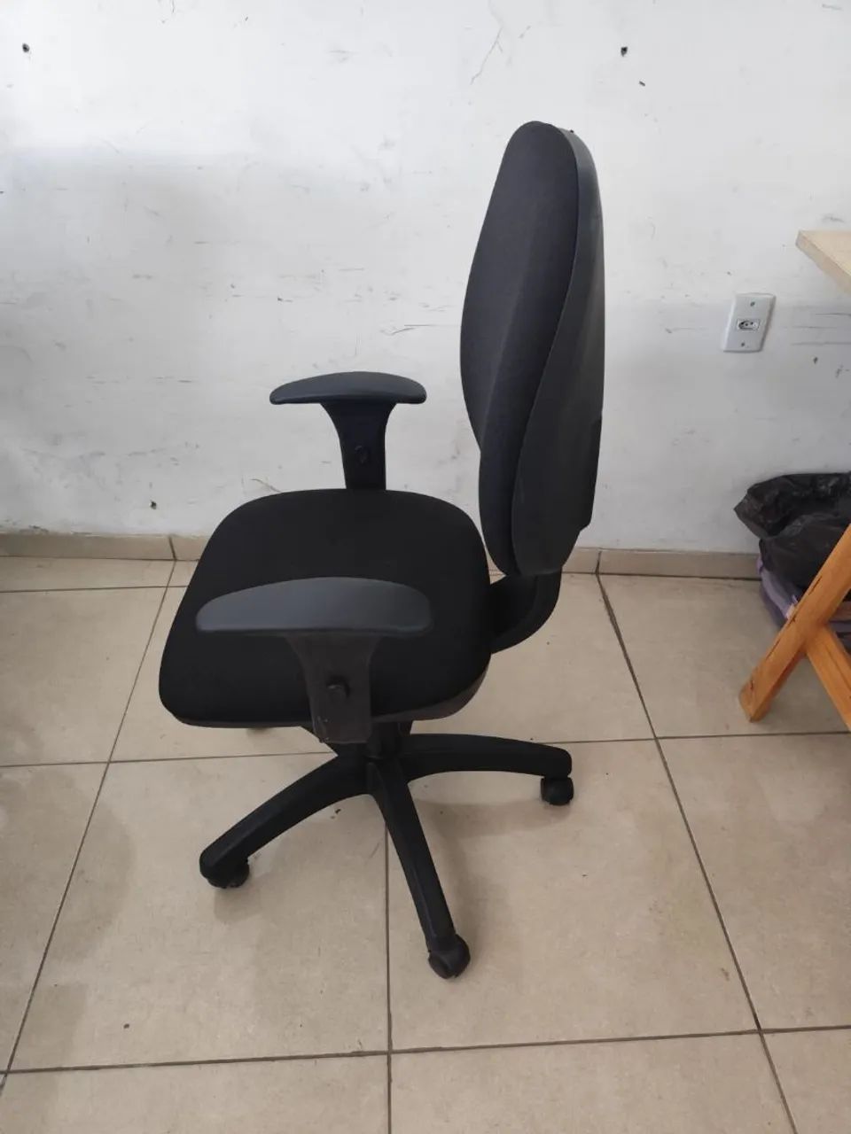 Cadeira de Escritório - Modelo Executiva - Foto 2