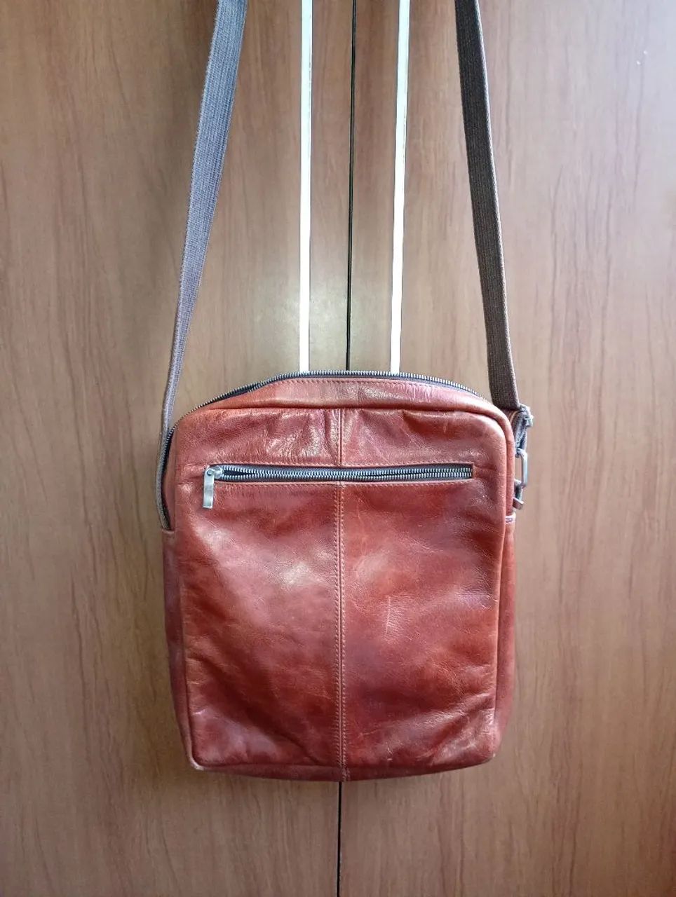 Bolsa lateral em couro legítimo. - Foto 2