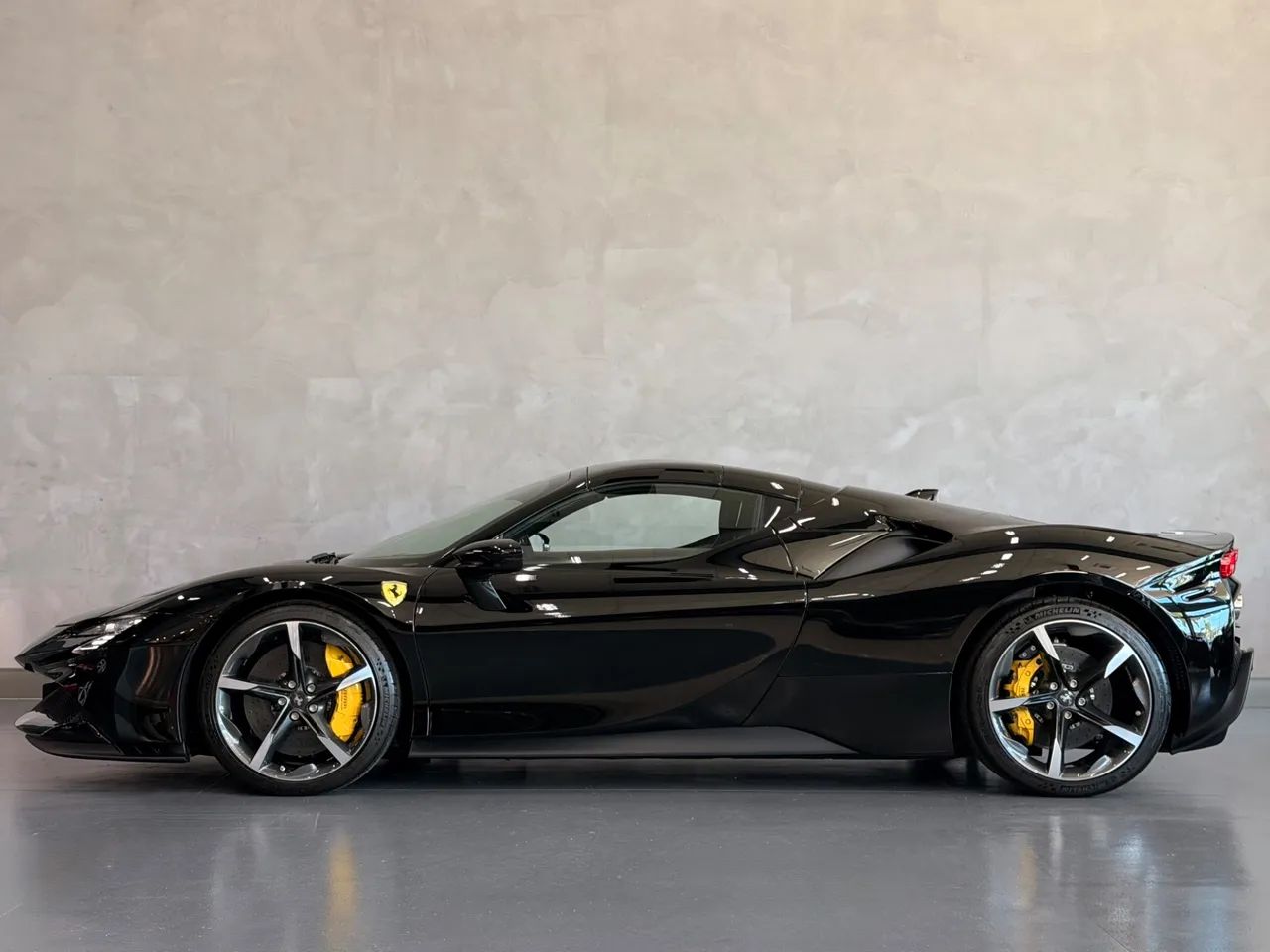 Ferrari SF 90 SPIDER 4.0 V8 Bi-Turbo (Híbrido), foto 2 de 20