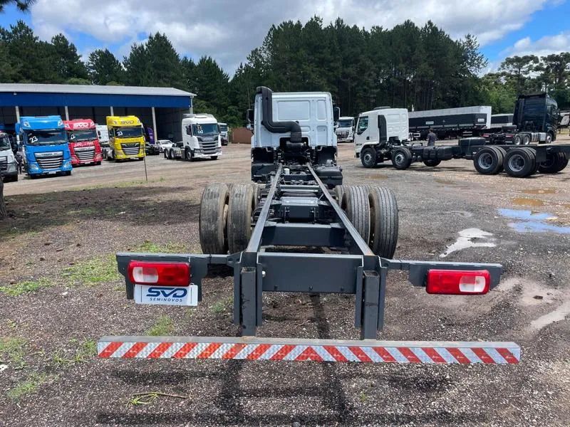DAF CF 310 6X2 ANO 2023 COM 135 MIL KM - CHASSI 10 METROS - Foto 10