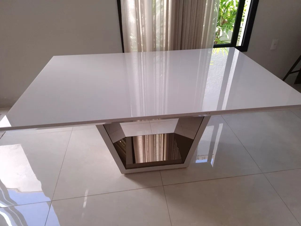 Mesa de jantar de madeira laqueada 1.6m - Foto 5