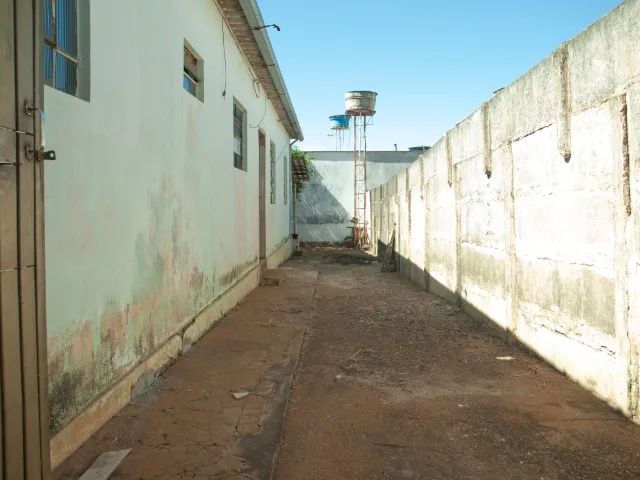 PONTO DE COMERCIO E DUAS CASAS DE FUNDO - Foto 2
