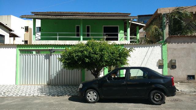 Casa em Condomínio fechado com 5/4 sendo 2 suítes, financia