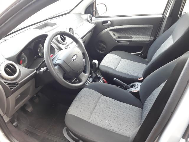 Ford Fiesta Class 1.5, o mais novo e conservado do Brasil - Foto 6