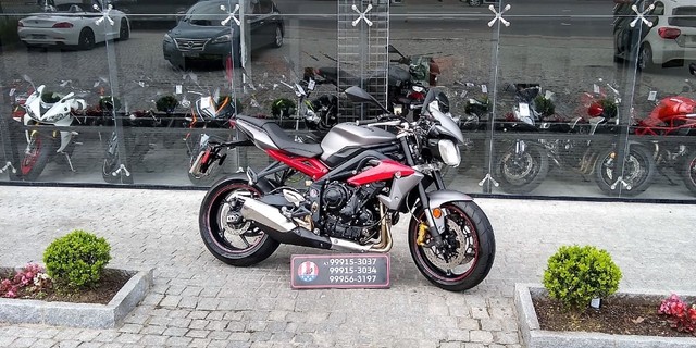 TRIUMPH STREET TRIPLE 675 R ABS 2014