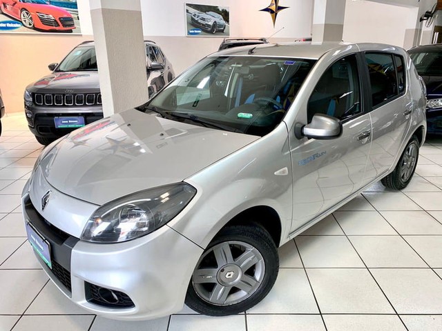 RENAULT SANDERO 1.0 TECHRUN HI-FLEX 16V 5P