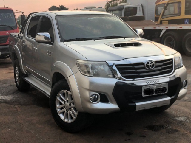 HILUX 2015 SRV COMPLETA