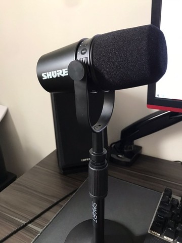 Microfone Shure MV7 - Podcast/Gravações