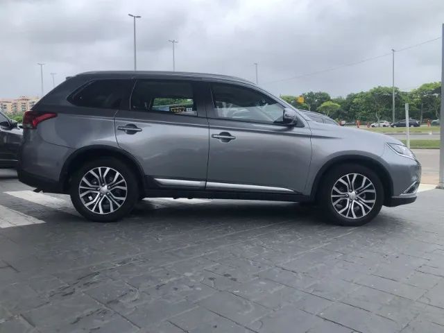 Outlander Confort 2.0 Blindada 7 Lug com 50.959 km ano 2018