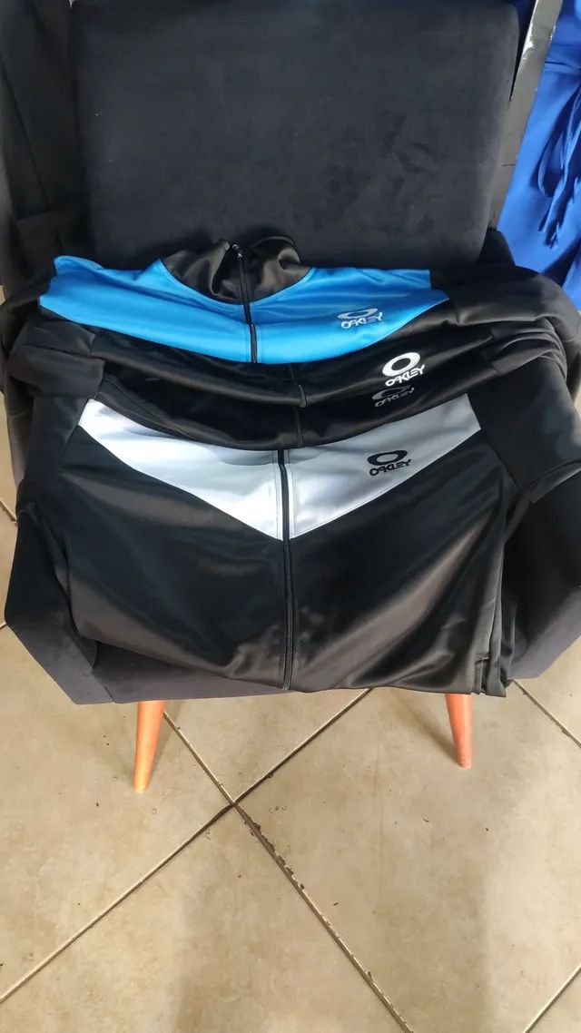 Blusas e calça de moletom  - Foto 3