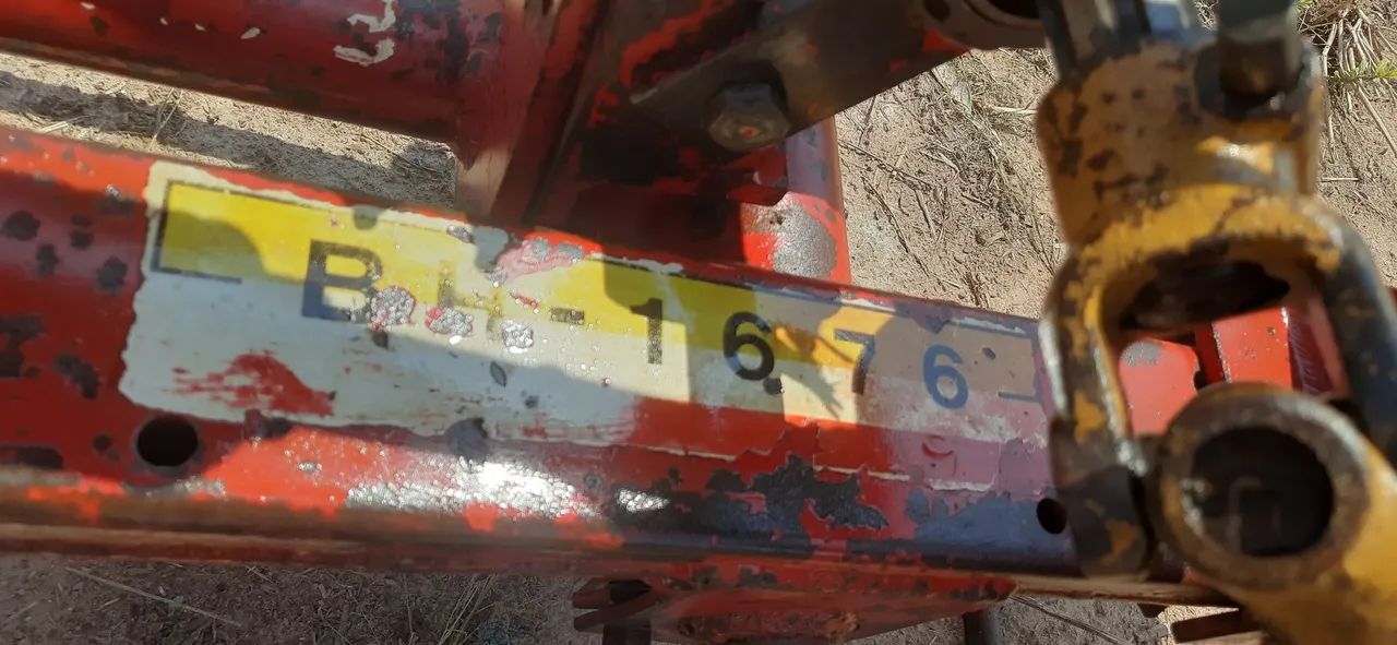 Vende-se ou troca segadeira de forragem - Foto 5