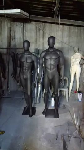 Manequim masculino negro