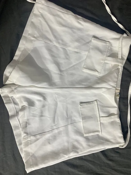 Short branco feminino