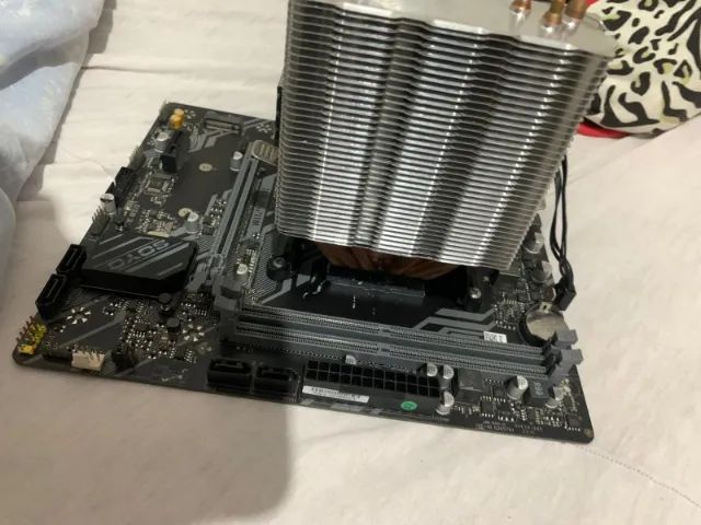 Kit Ryzen 5 3600x, Placa mae a520m - Foto 2