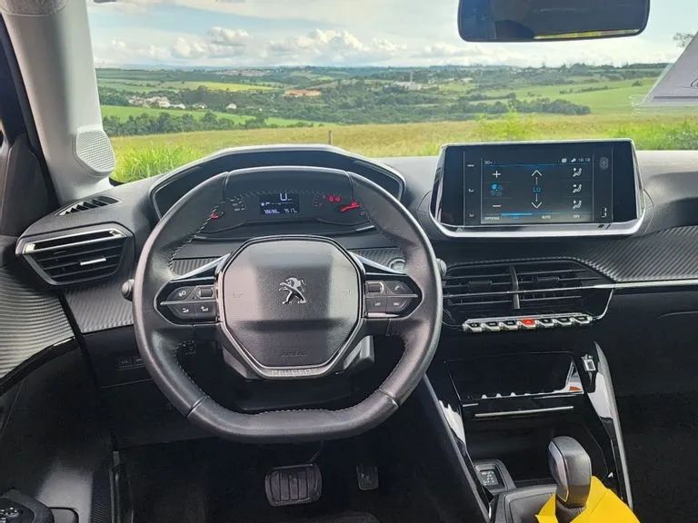 PEUGEOT 208 - Foto 3