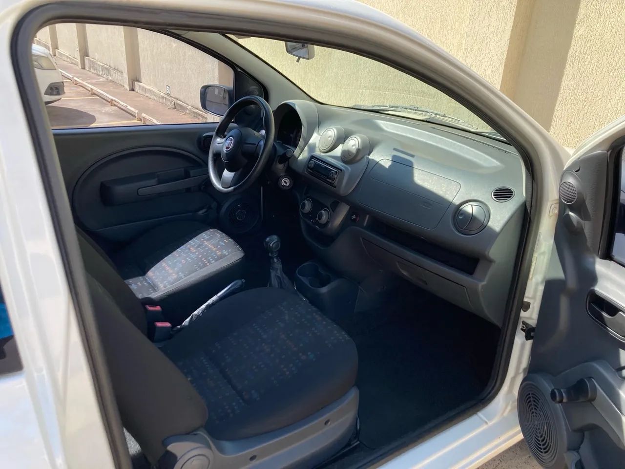 Fiat uno vivace 2014 - Foto 5