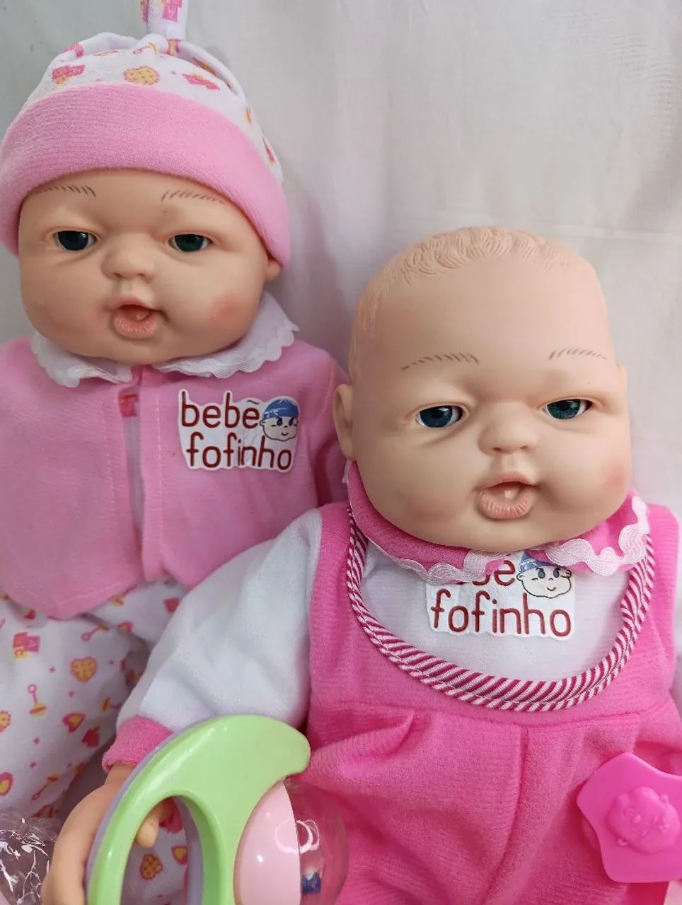 Boneca que chora ,sorri e dorme ,com chupeta e mamadeira com imã, completa  - Foto 6