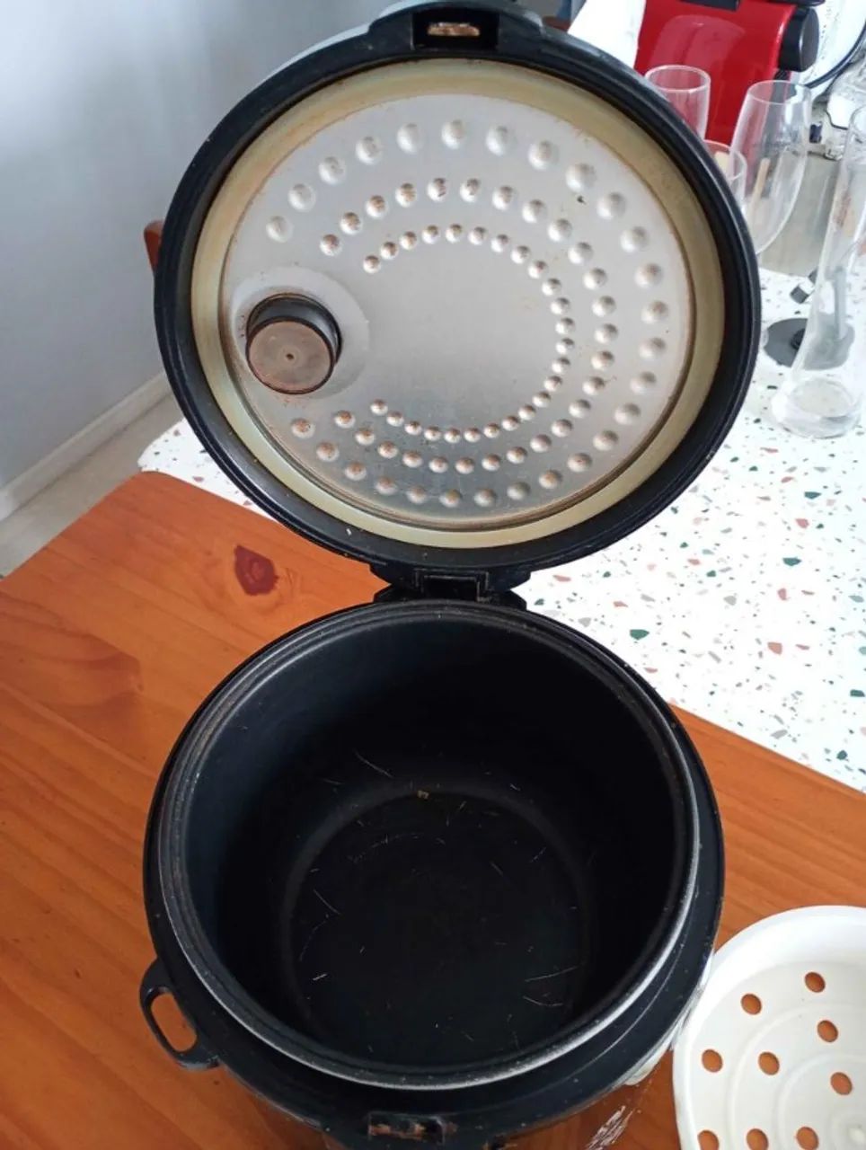 Panela de arroz elétrica Mondial PE-08 em Plástico / Aço Preto 25 cm x 23 cm x 23 cm - Foto 3