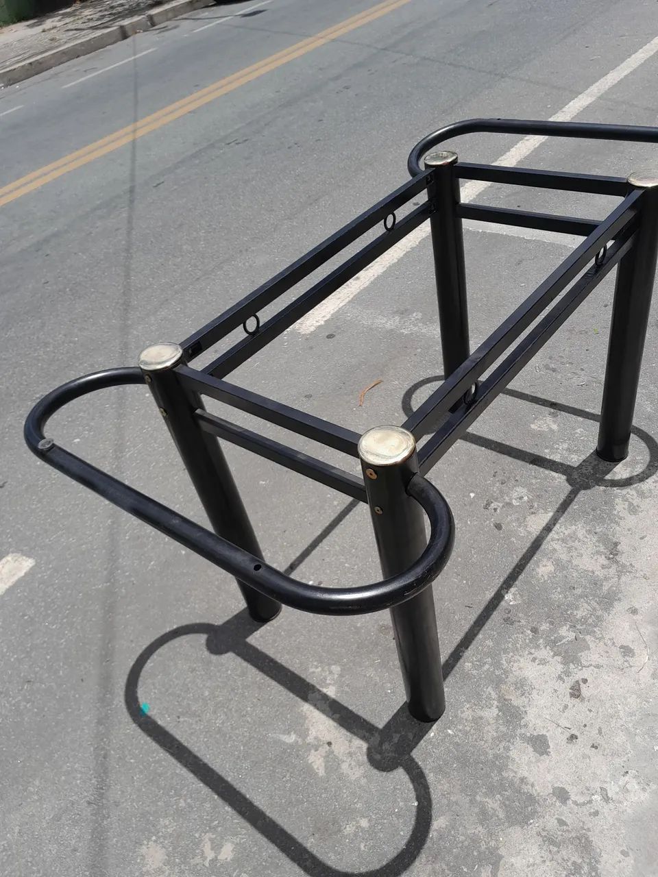 Base de mesa 135 cm X 75 cm e 75 cm dr altura