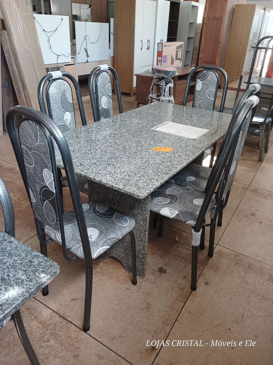 Mesa de Jantar em Granito com 6 Cadeiras - Foto 3