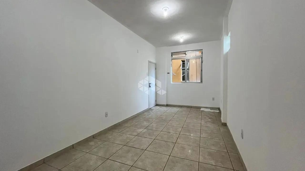 SALA COMERCIAL COM UM BANHEIRO À VENDA NO CENTRO DE FLORIANÓPOLIS/SC
