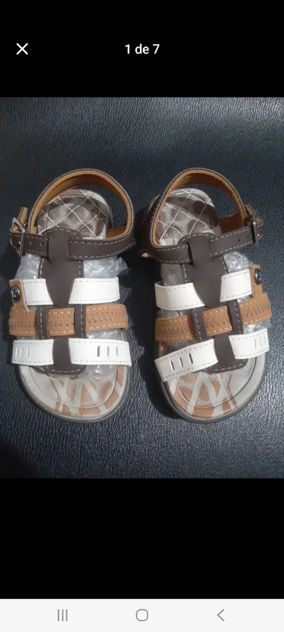 Sandália 22 menino nova  com fivela