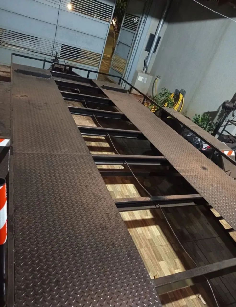 Plataforma carretinha para transportar carros e motos  - Foto 4