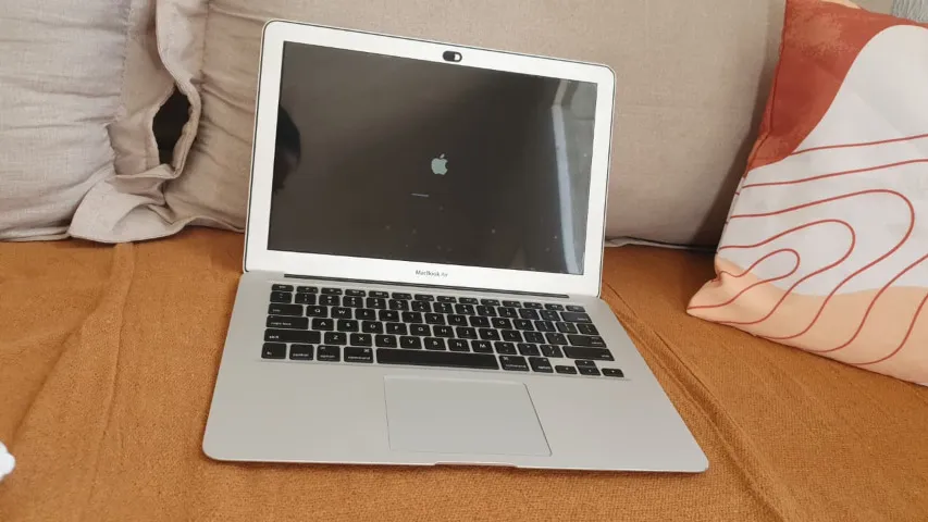 希少US!! MacBook Air 13\" 2015 i7 8GB 128GB MacBook Air 13-inch 1.8GHz Core i7 256GB 8GB A1466 Muito Bom