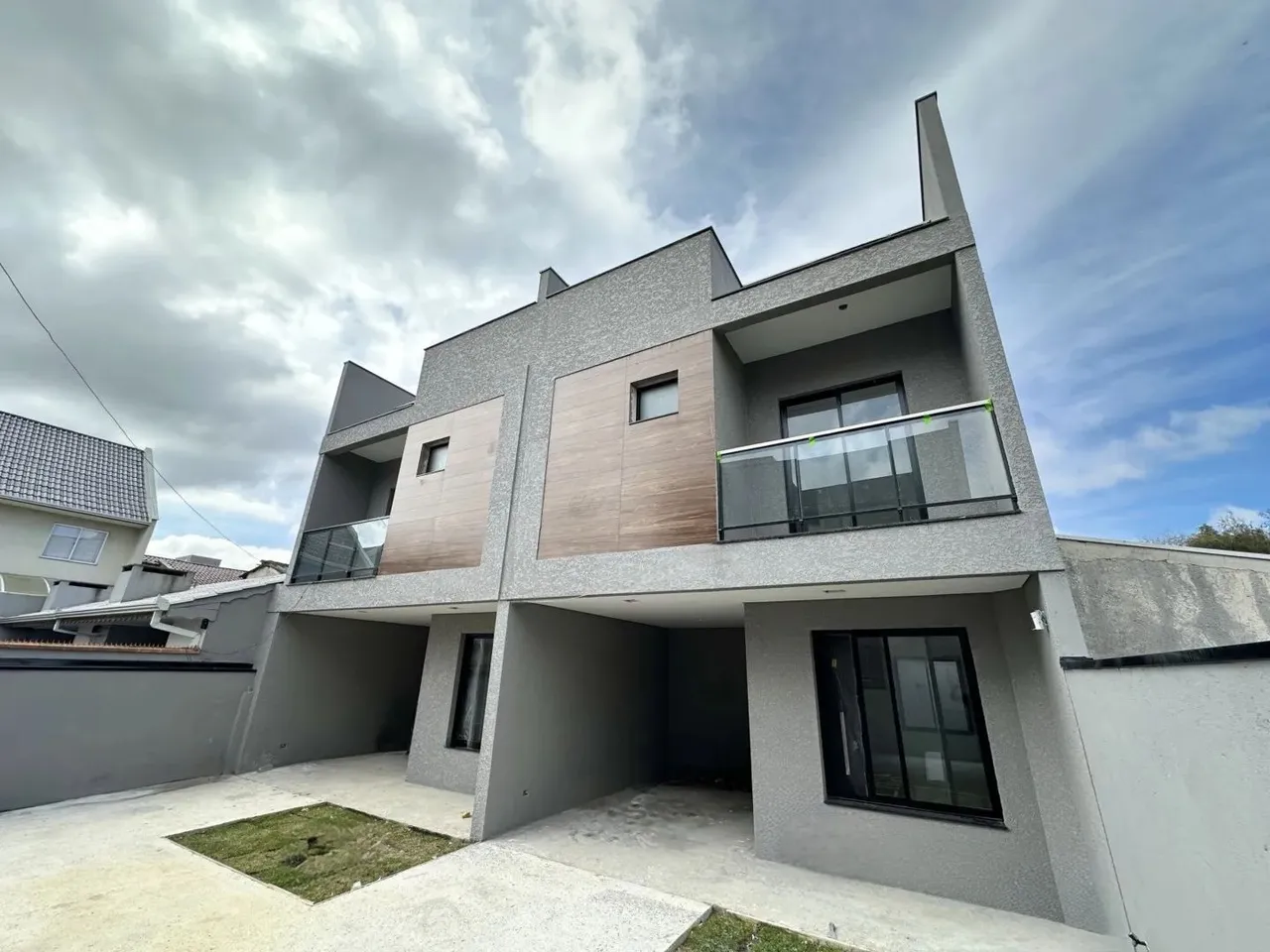Sobrado com 3 quartos à venda por R$ 969000.00, 170.00 m2 - CAPAO RASO - CURITIBA/PR