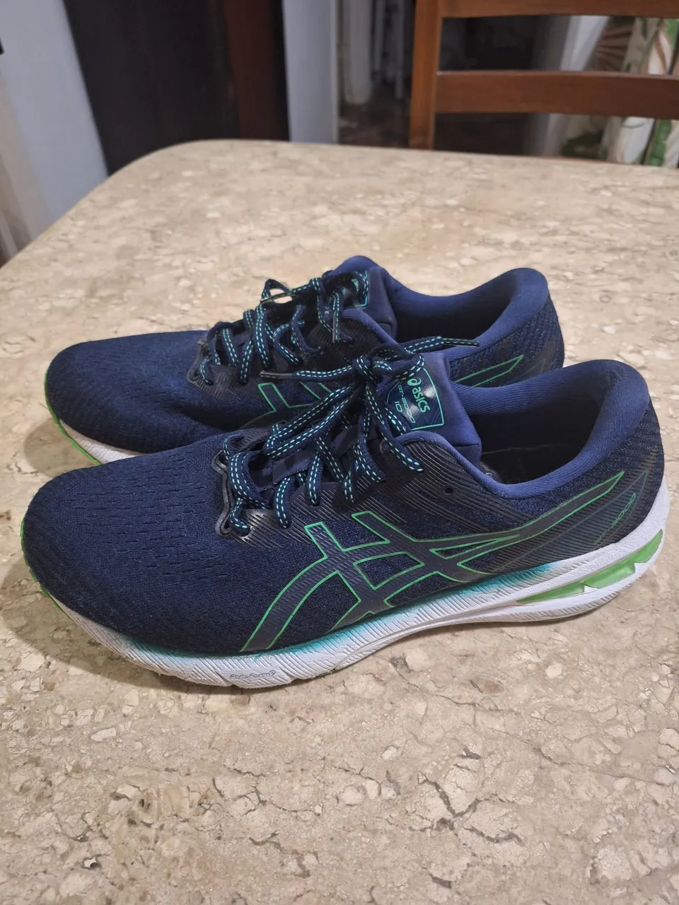 Tênis Asics GT 2000 tam. 42