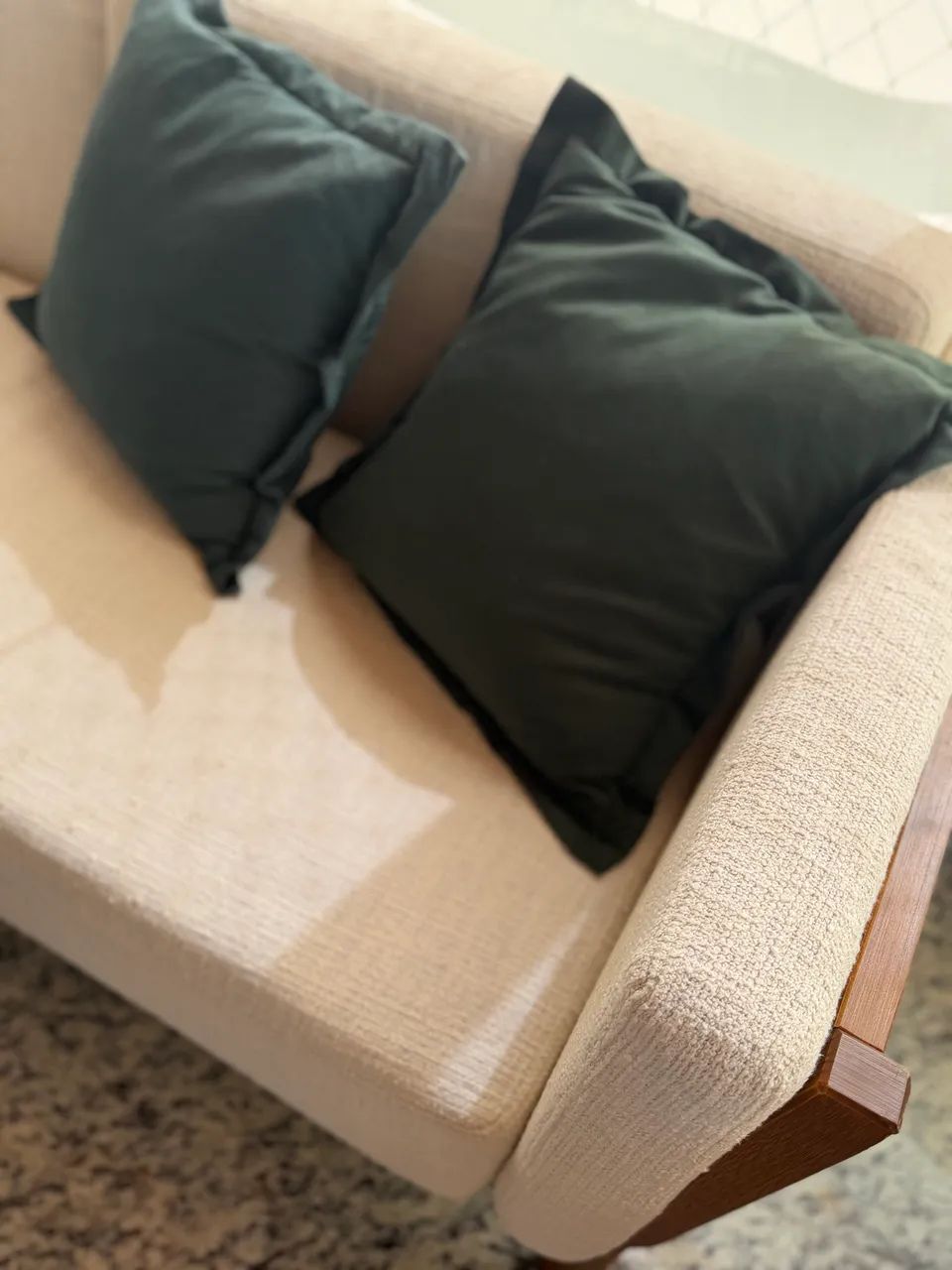 Sofá Exclusivo 3 Lugares - Foto 2