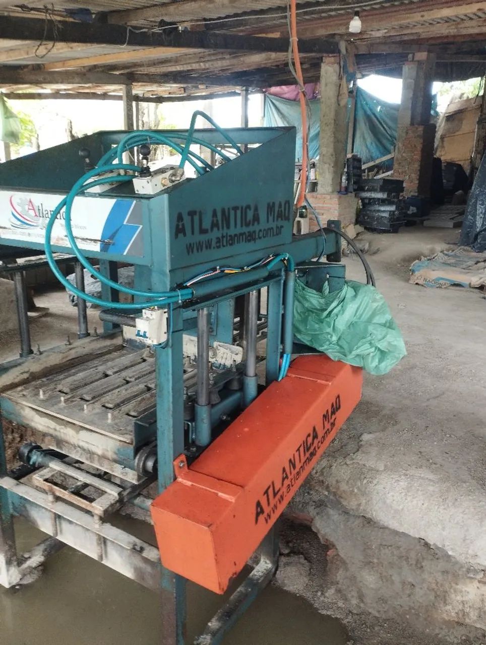 Máquina pneumática pra blocos 64175987391106120