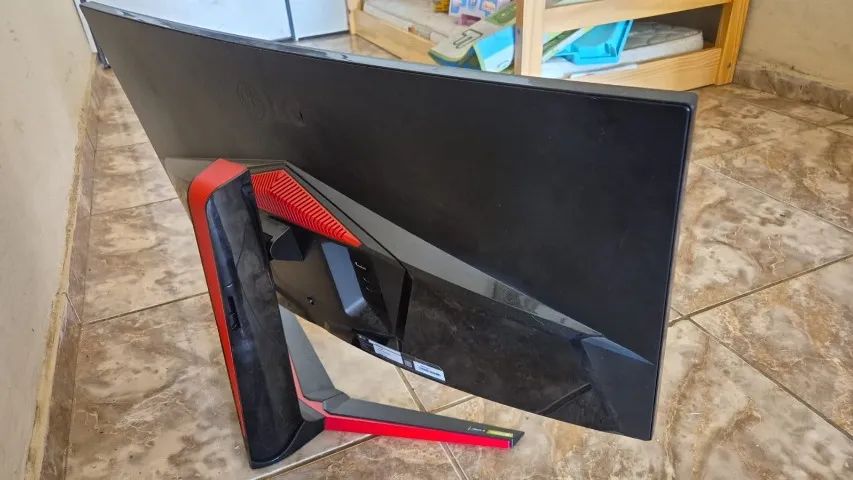 Monitor LG UltraWide Curvo 34 pol (Com defeito) - Foto 2