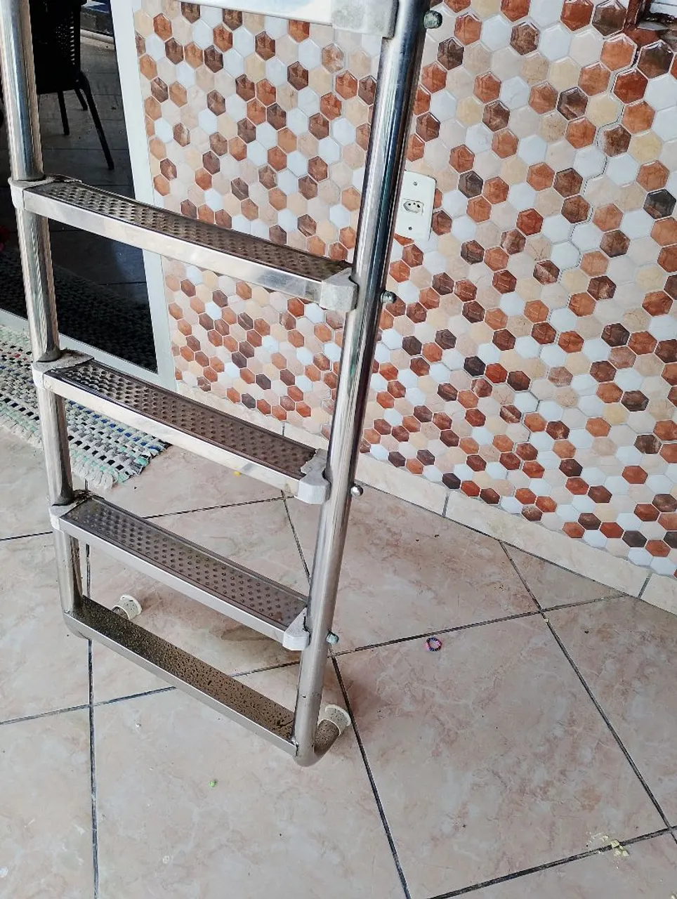 Escada para piscina em aço inox