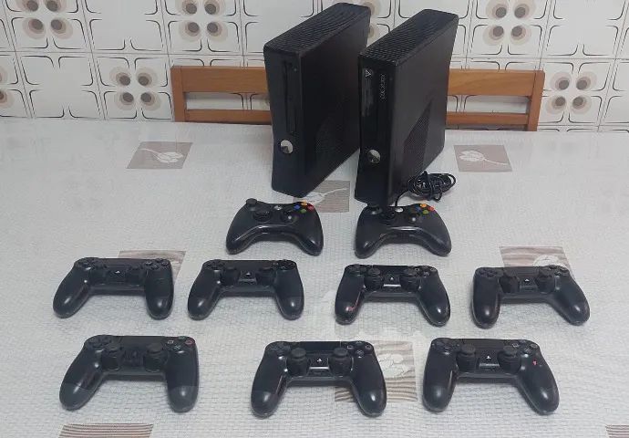 xbox 360 e  controles de PS4 Leia anúncio