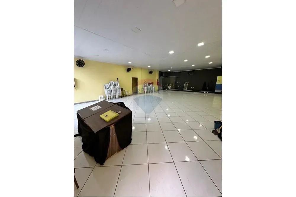 Imóvel comercial de 3 andares em Santos Dumont (antes, utilizado como Igreja) - Foto 2