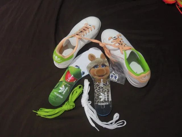 Tenis adidas Stan Smith Disney Miss Piggy and Kermit 41 - Foto 4