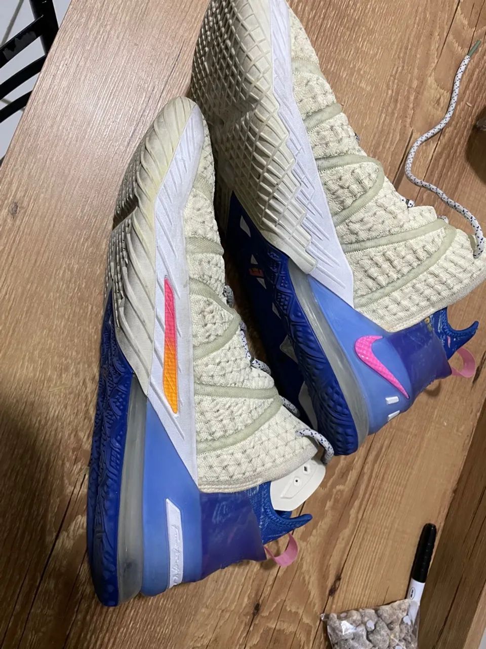 Tênis Nike LeBron 18