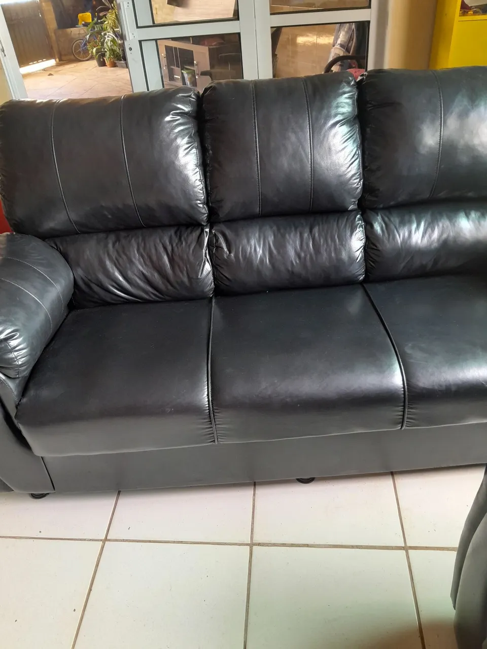 Vendo jogo de sofá semi novo de 2 e 3 lugares só 1.800