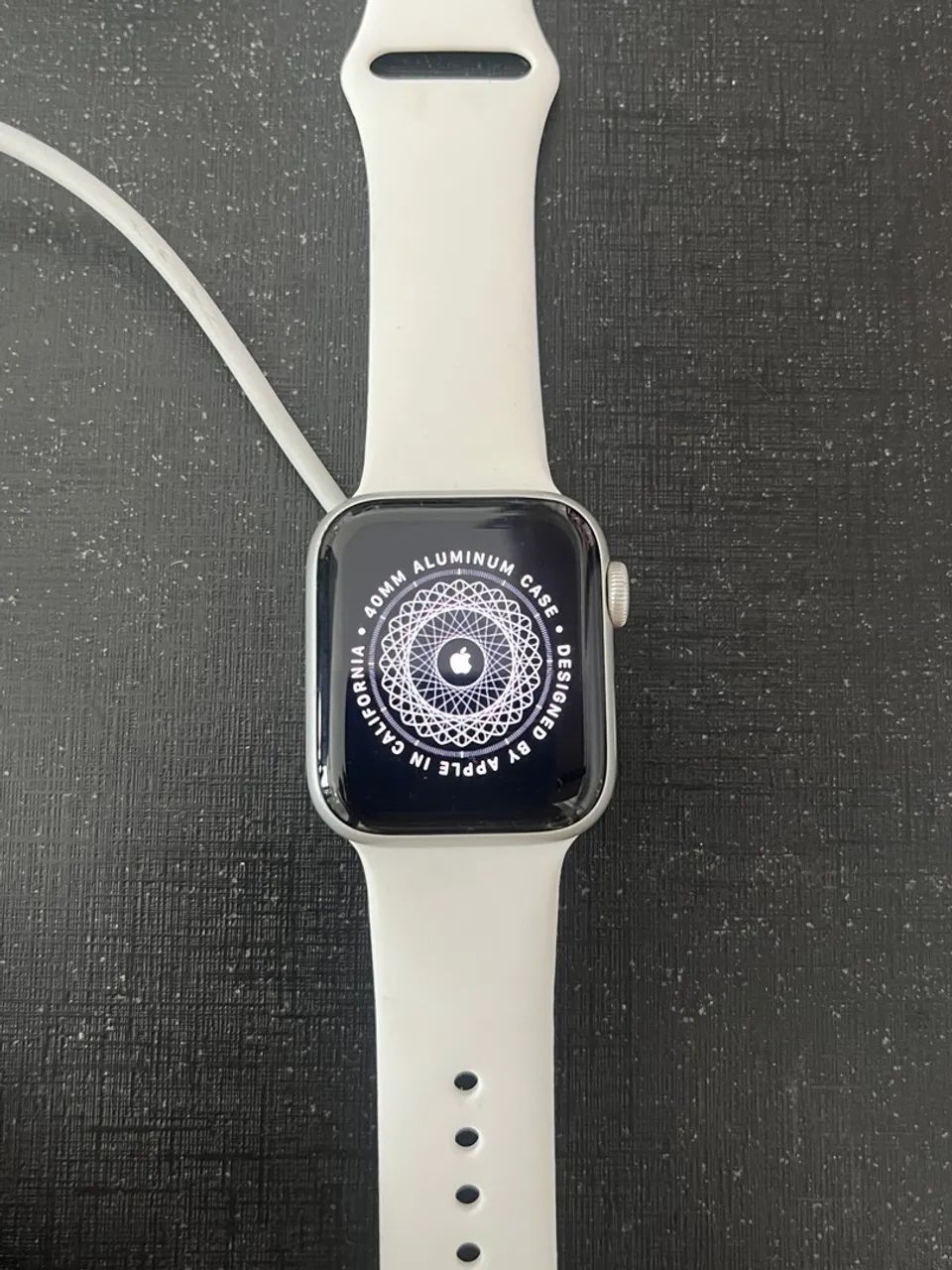 Apple Watch SE (GPS) (Alumínio) 40 mm (2ª geração)