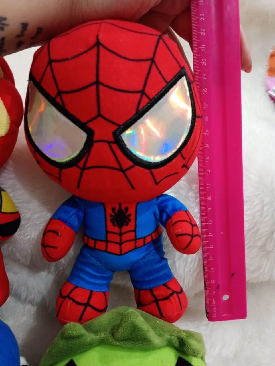 Pelúcias Vingadores Homem de ferro, Hulk, Capitão América, Homem aranha kit com 4 original - Foto 2