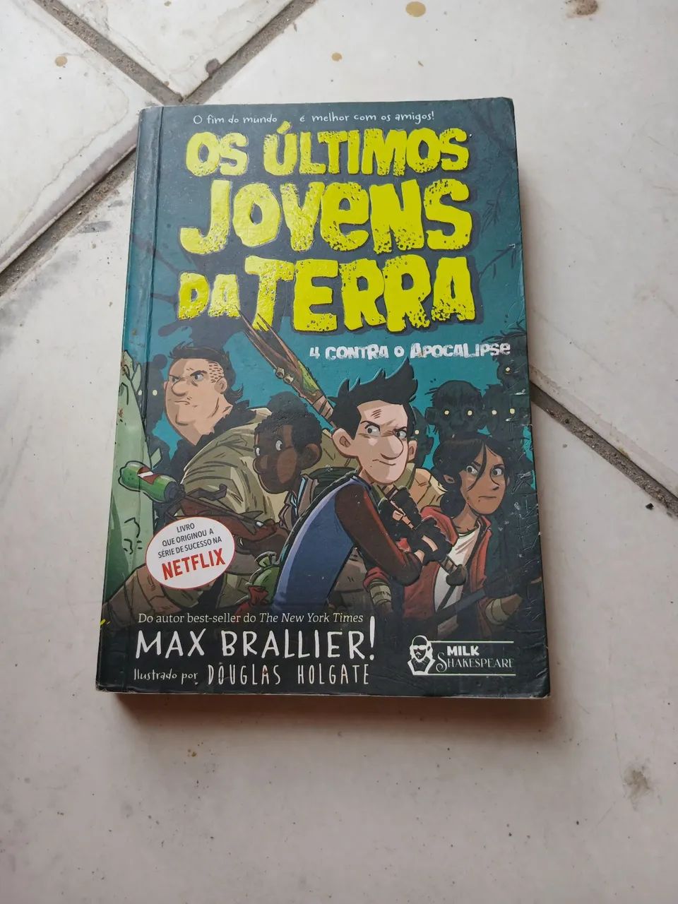 Os Últimos Jovens Da Terra.  Livro