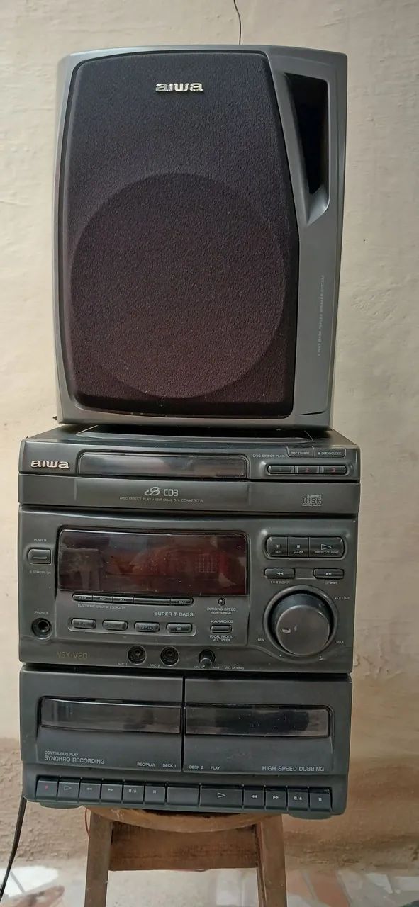 Som Aiwa com CD Player e toca-fitas