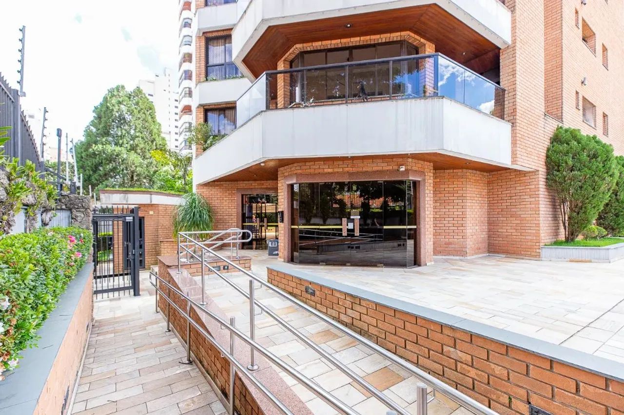 Apartamento tipo para venda com 4 quartos, sendo 3 suítes, 194m² - Foto 2