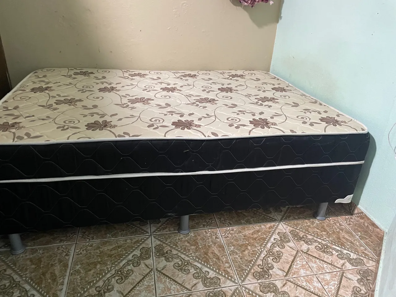 Cama Box Casal com Colchão Floral